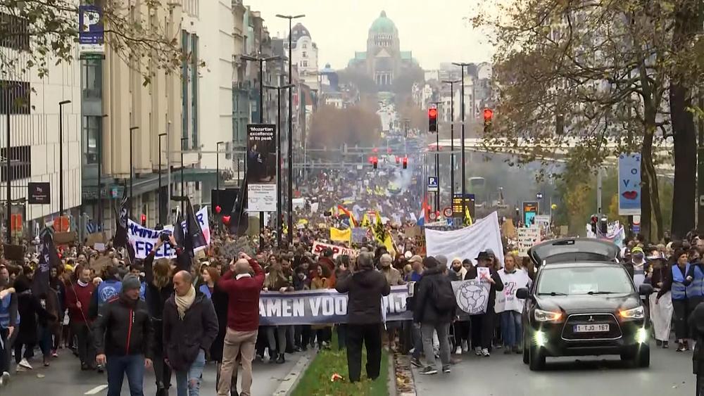 [VIDEO] Protest cu 50.000 de persoane, la Bruxelles, faţă de măsurile sanitare